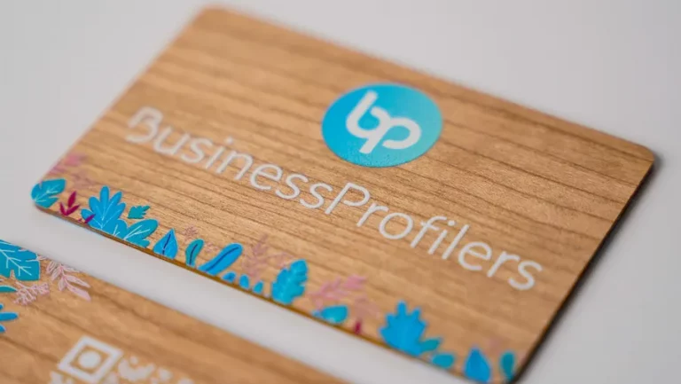 Les meilleures cartes de visite pro de 2025 sont en bois !